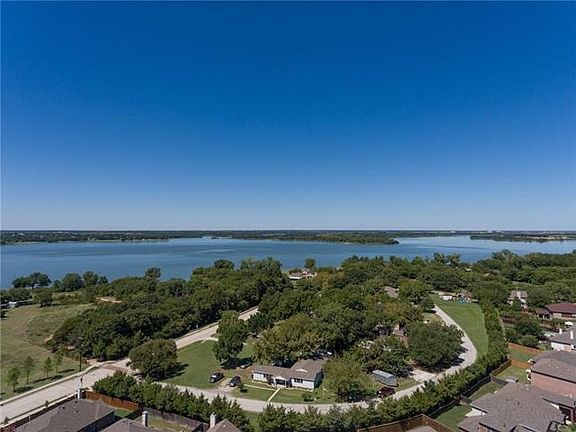 4th image of 104 Meadow Bend Trl