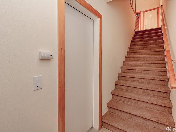 5th image of 6722 Rainier Ave S Unit E