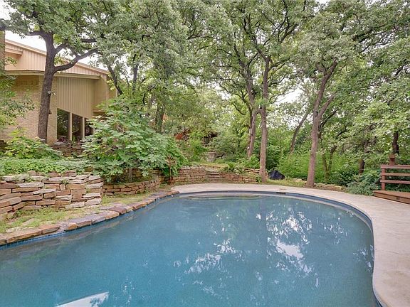 3rd image of 1300 Riverview Dr