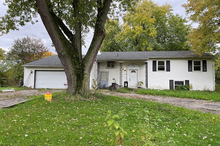 1st image of 58323 Andrew Dr