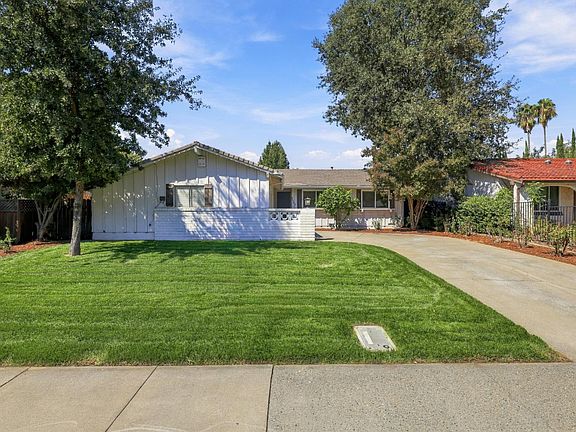 4th image of 8563 La Riviera Dr