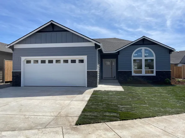 2758 Roberts Rd, Medford, OR 97504