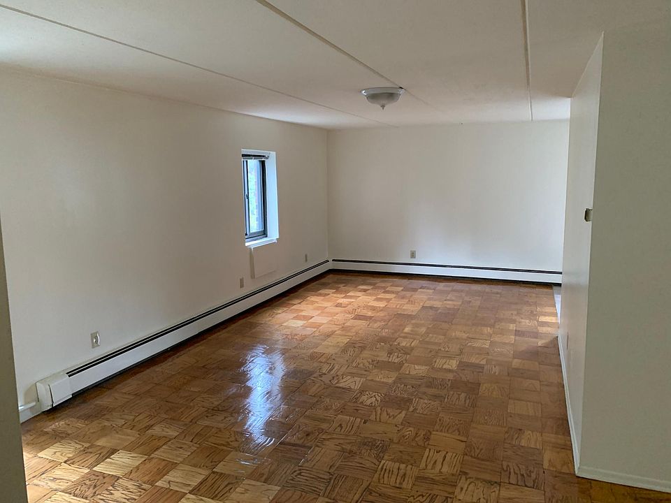 1st image of 131 E Prospect Ave