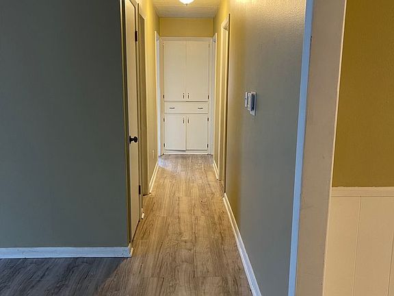 5th image of 925 N Linda Ave