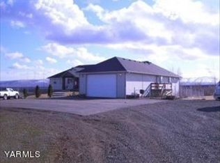 340 Black Hawk Rd, Yakima, WA 98908