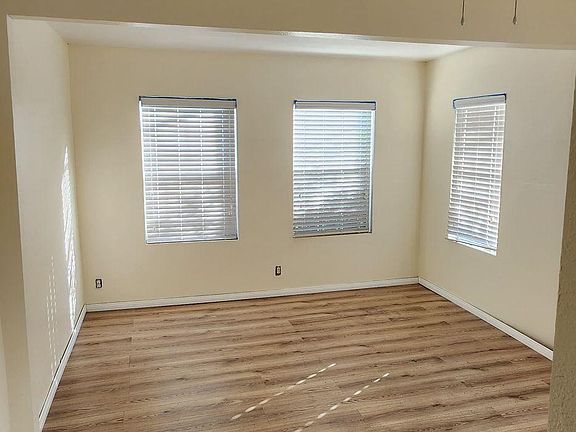 3rd image of 6363 N Figueroa St