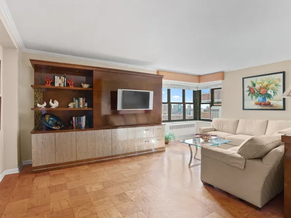 268 East Broadway image 1 of 11