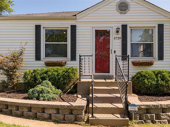 3rd image of 6739 W Park Ave