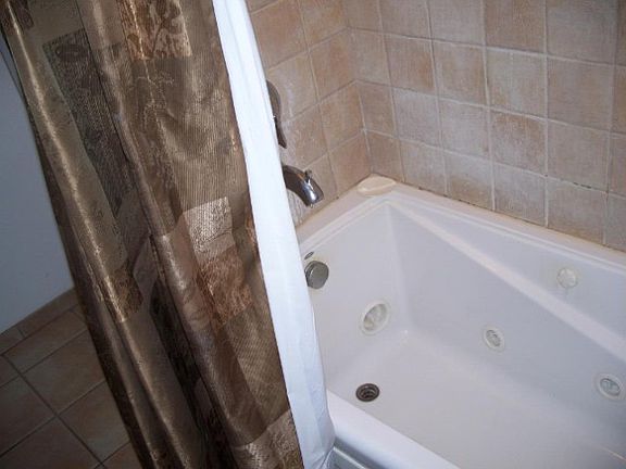5th image of 474 Shabbona Dr