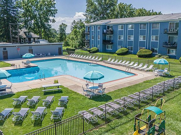 Arbor Lane Pool