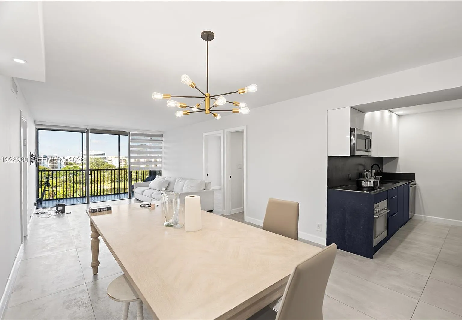 Coronado Condo Tower Ii — Photo 4