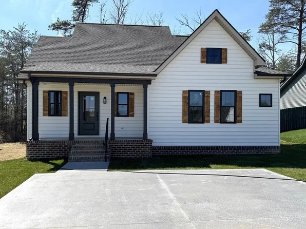 209 Zion Dr, Farmville, VA 23901