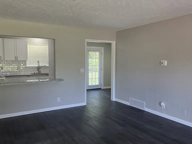 4316 Willowpoint Dr — Photo 2