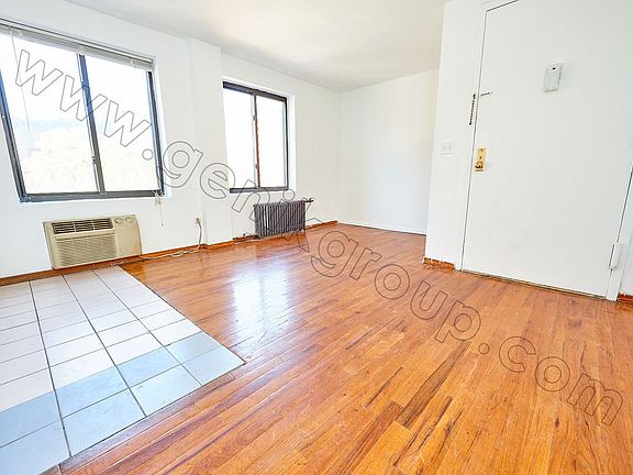 2nd image of 29 7th Ave S Frnt 3