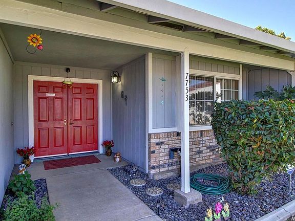 2nd image of 7753 Rose Petal Way