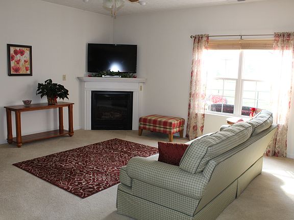 2nd image of 7427 Pipestone Dr