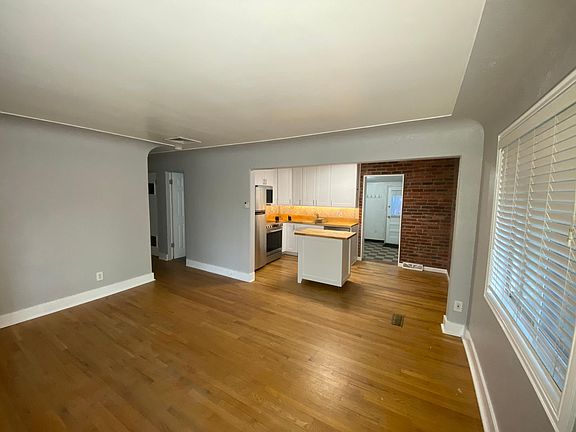 Open concept between the Kitchen and Living Room
