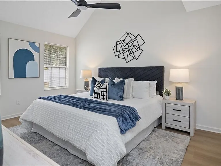 4033 Ravenwood Ct — Photo 16