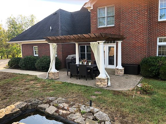 2nd image of 213 Stonehedge St