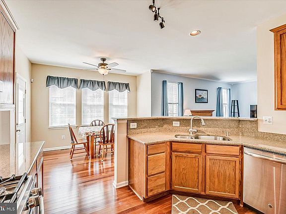 2nd image of 20 Stonehedge Dr