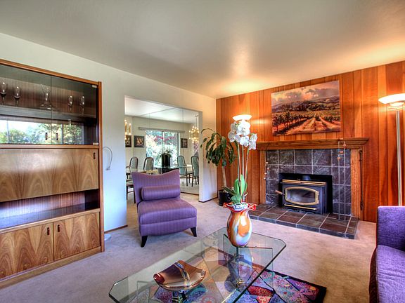 Fireplace in Livingroom