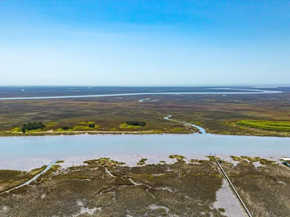 9760 Two Pines Rd, Mc Clellanville, SC 29458