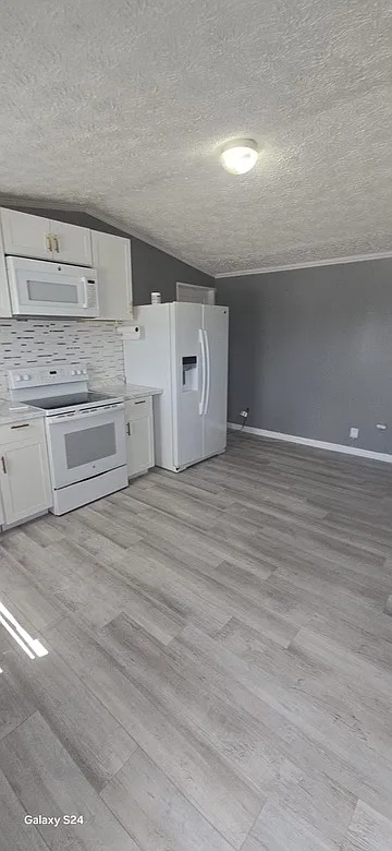 2 bed, 850 sqft, $1,700 — Photo 3