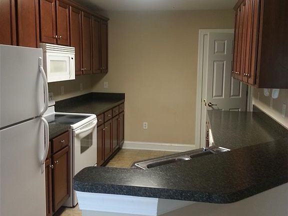 5th image of 146 Lions Paw Ct