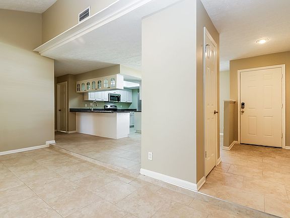 3rd image of 6501 Sugar Foot Ct