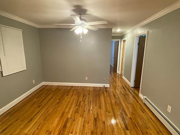 5th image of 82 Evans Ave