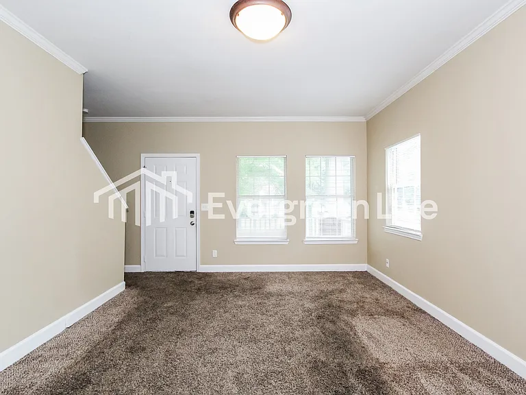 200 Lamplighter Ln — Photo 3