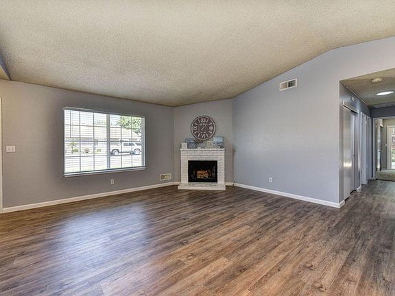 4th image of 527 Dudley Dr