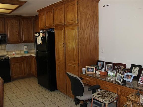 3rd image of 2063 Parker Ct