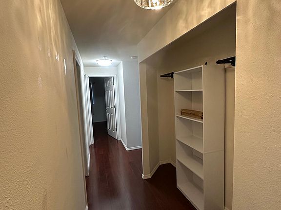 5th image of 23339 Cedar Way #303