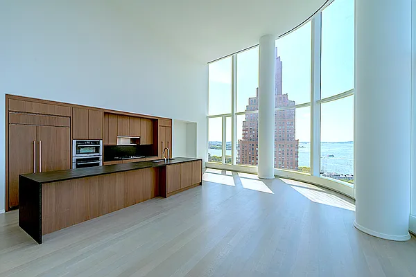 Rented by New York Casas Ltd. | media 44
