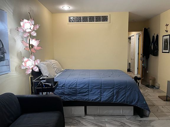 2nd image of 921 E Huron St #2