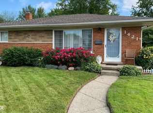 1421 Beaupre Ave, Madison Heights, MI 48071