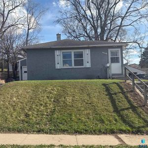 2205 W 15th St, Sioux Falls, SD, 57104