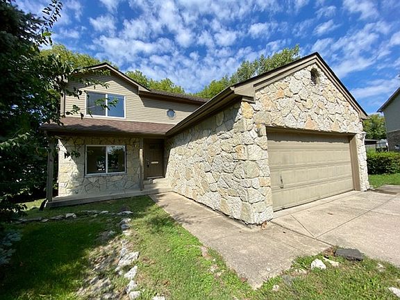 3rd image of 6879 Oak Lake Dr