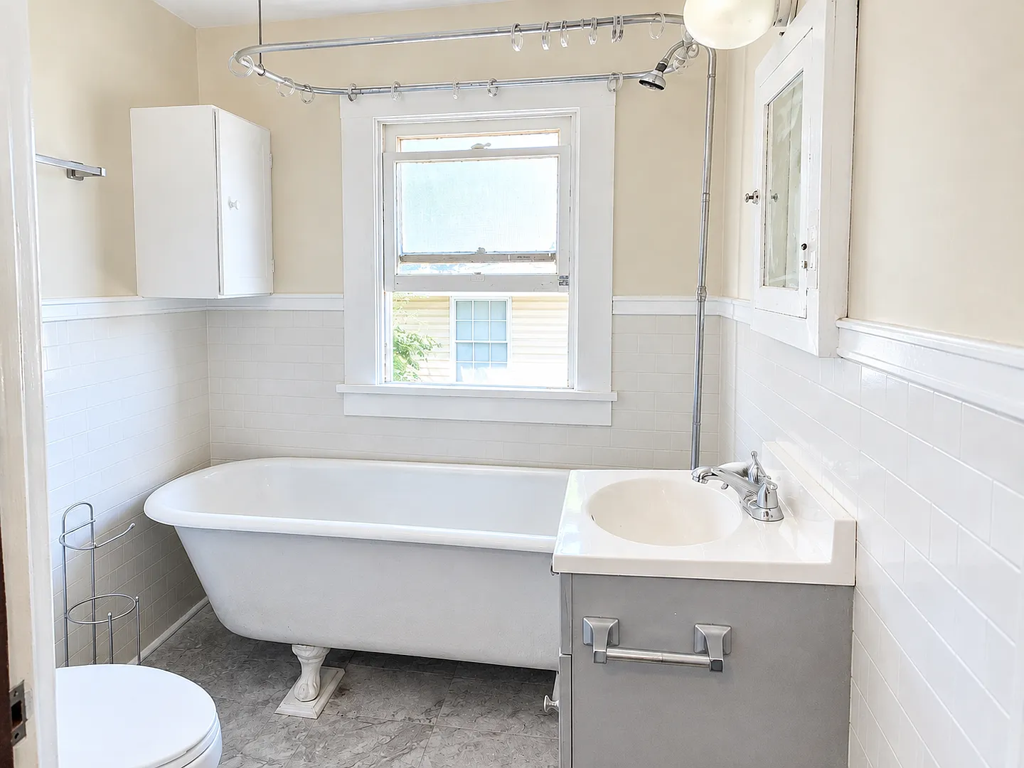 Townhouse for rent in Winchester — Photo 4
