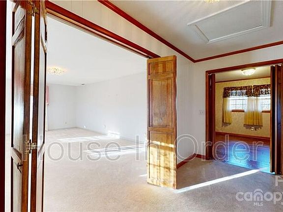 4th image of 219 Ridge Rd