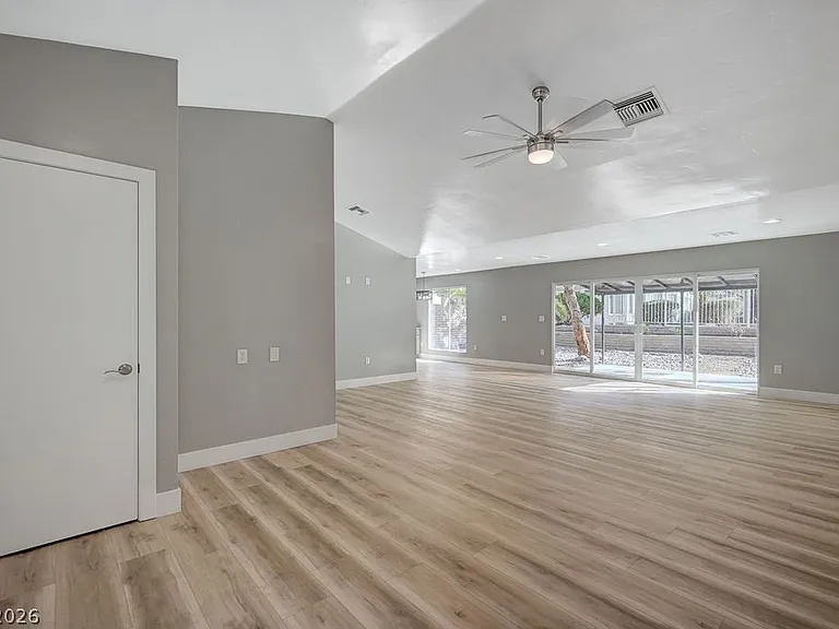8753 Sundial Dr — Photo 5