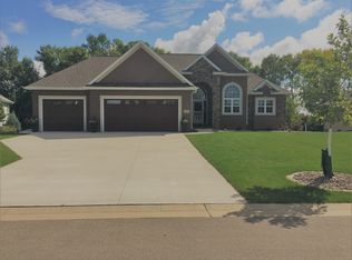 N1516 Deer Haven Ct, Greenville, WI 54942