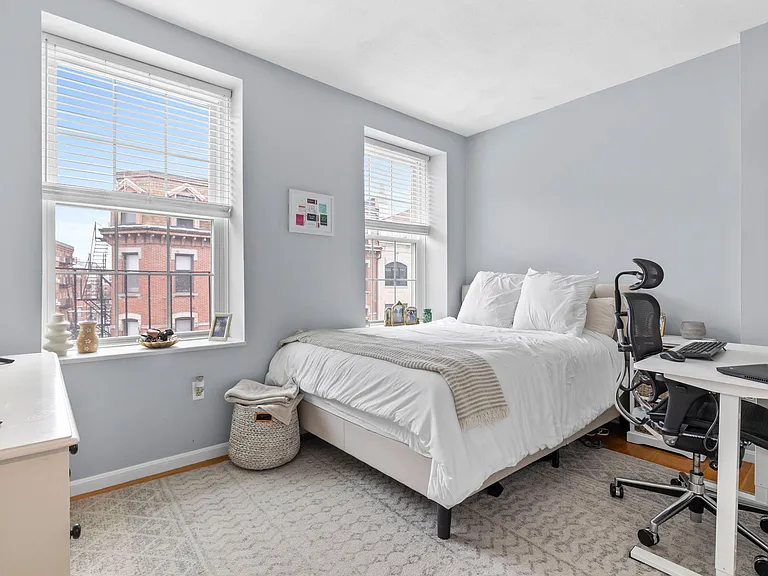 12 Parmenter St #4F — Photo 6