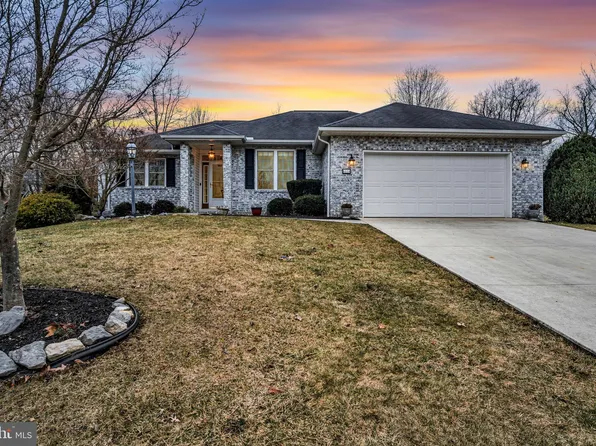 6614 Bent Oak Dr, Fayetteville, PA 17222