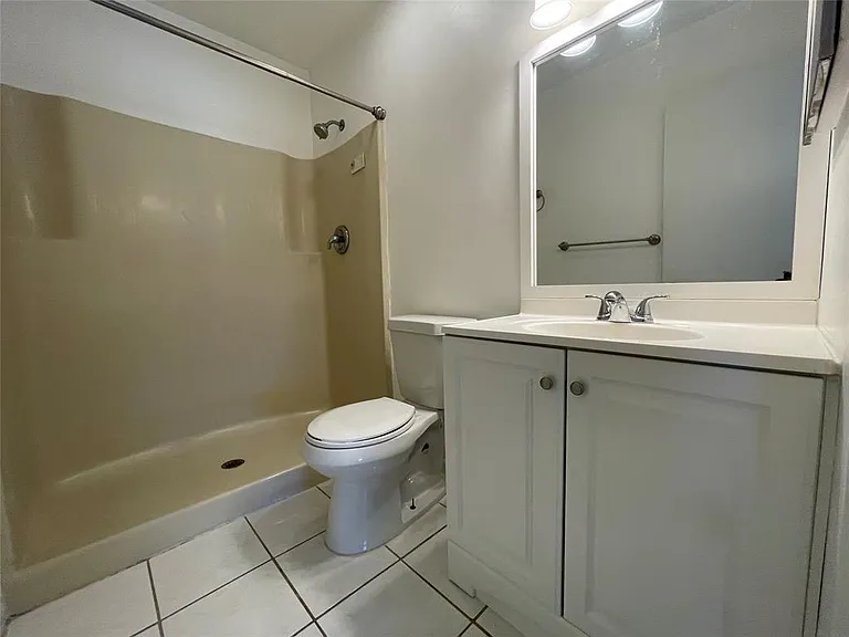6040 Shakerwood Cir #205 — Photo 18