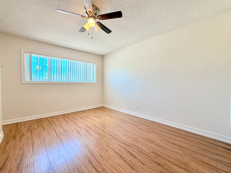315 Gladys Ave #12 — Photo 4