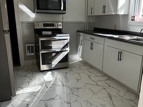 3rd image of 54 Sailly Ave #1
