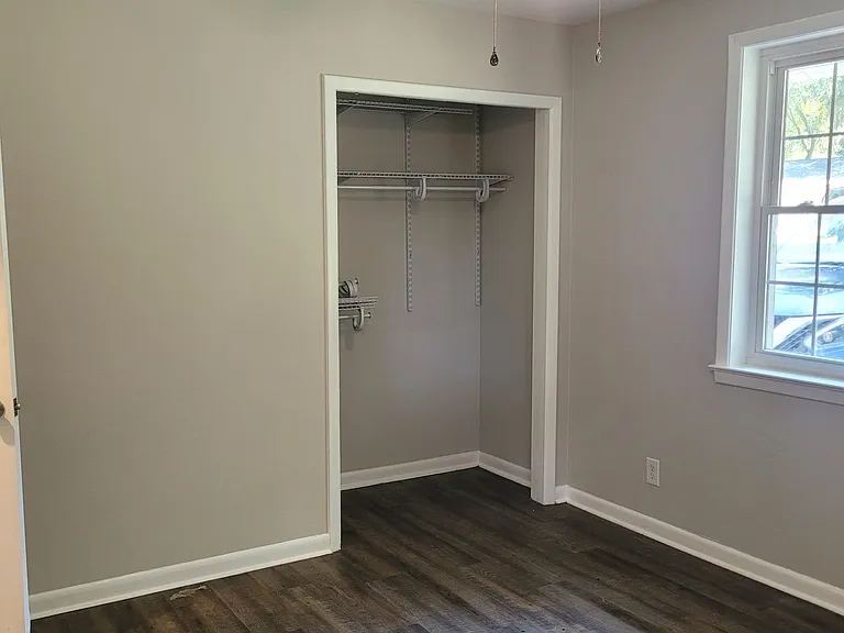 4345 Leslie St — Photo 8