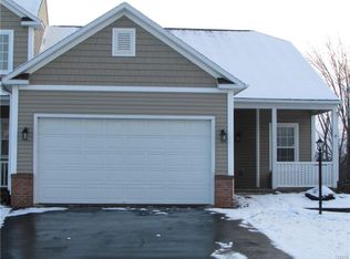 4166 Sandbar Ln, Liverpool, NY 13090